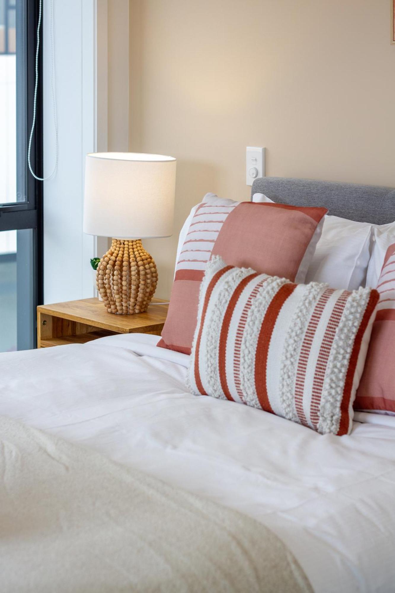 Modern City Lifestyle: 2 Bedroom 1 Bath Κράισττσερτς Εξωτερικό φωτογραφία