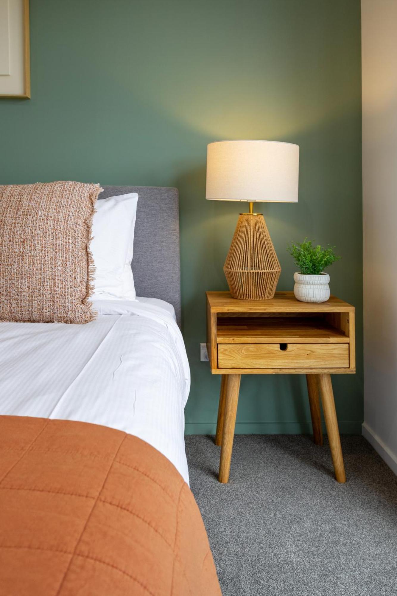 Modern City Lifestyle: 2 Bedroom 1 Bath Κράισττσερτς Εξωτερικό φωτογραφία