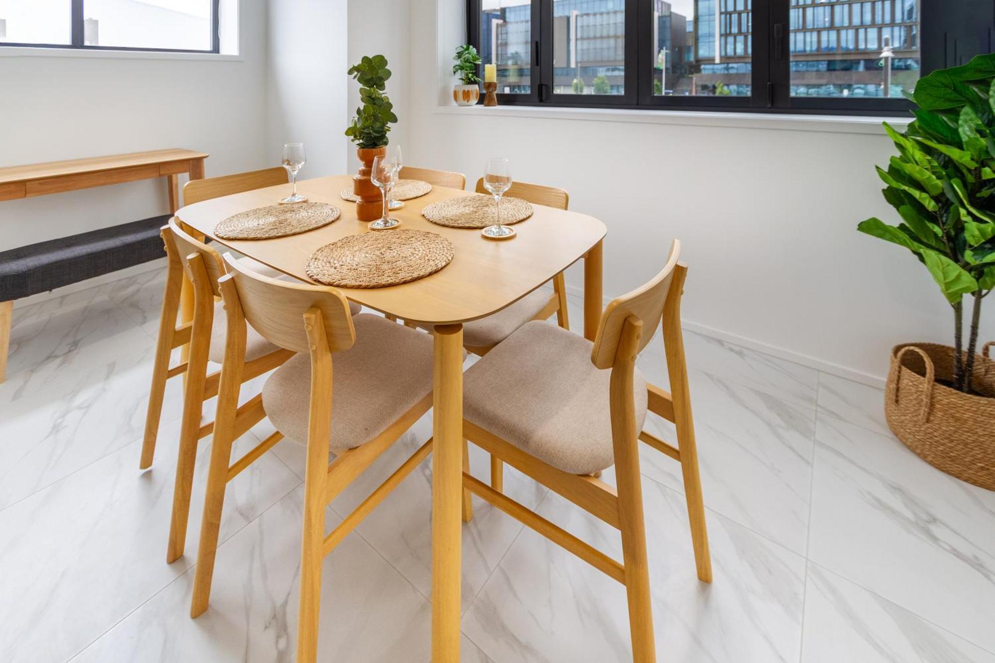 Modern City Lifestyle: 2 Bedroom 1 Bath Κράισττσερτς Εξωτερικό φωτογραφία