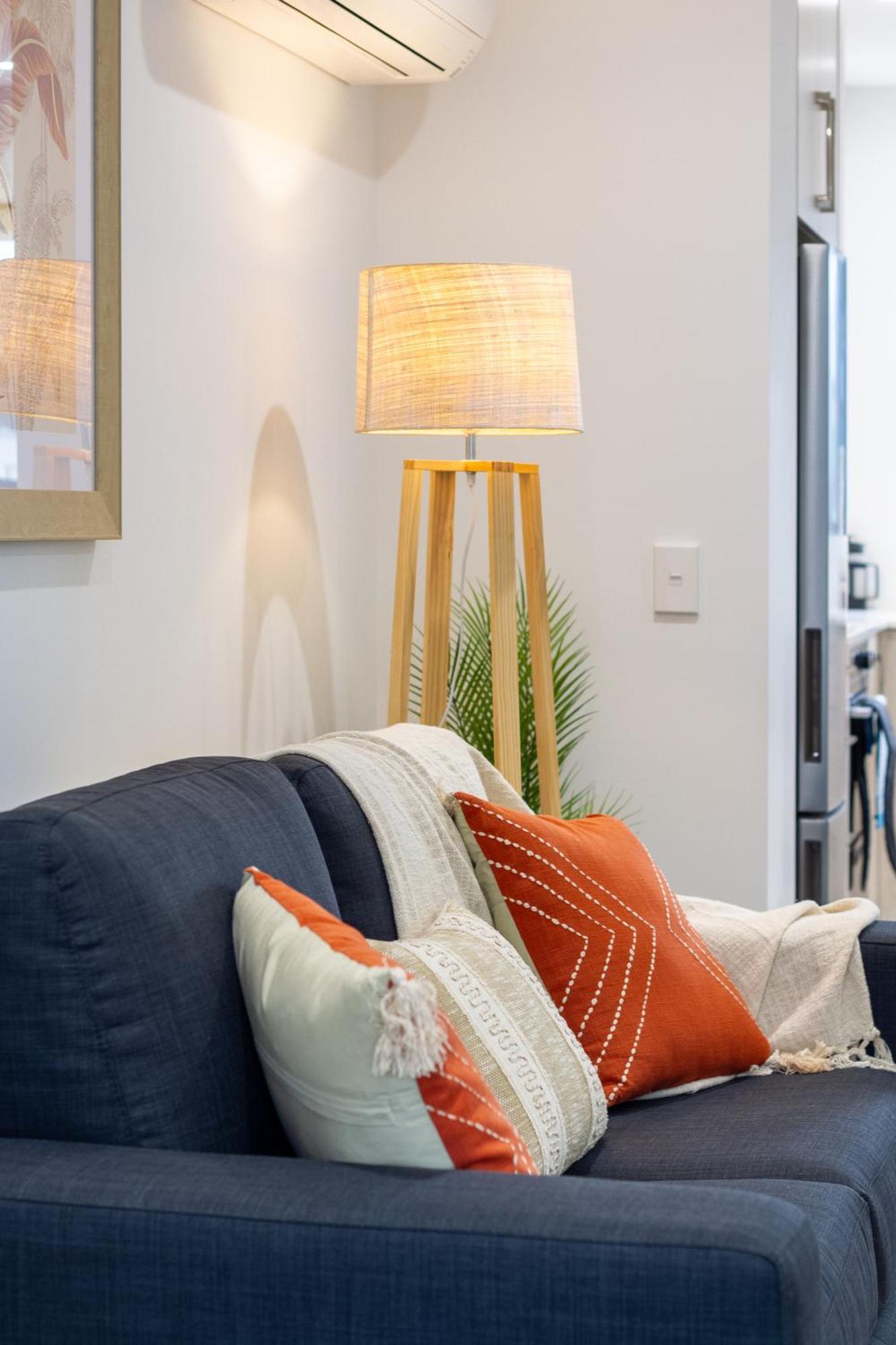 Modern City Lifestyle: 2 Bedroom 1 Bath Κράισττσερτς Εξωτερικό φωτογραφία