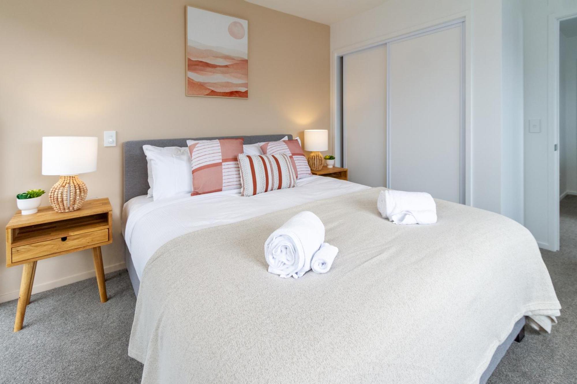 Modern City Lifestyle: 2 Bedroom 1 Bath Κράισττσερτς Εξωτερικό φωτογραφία